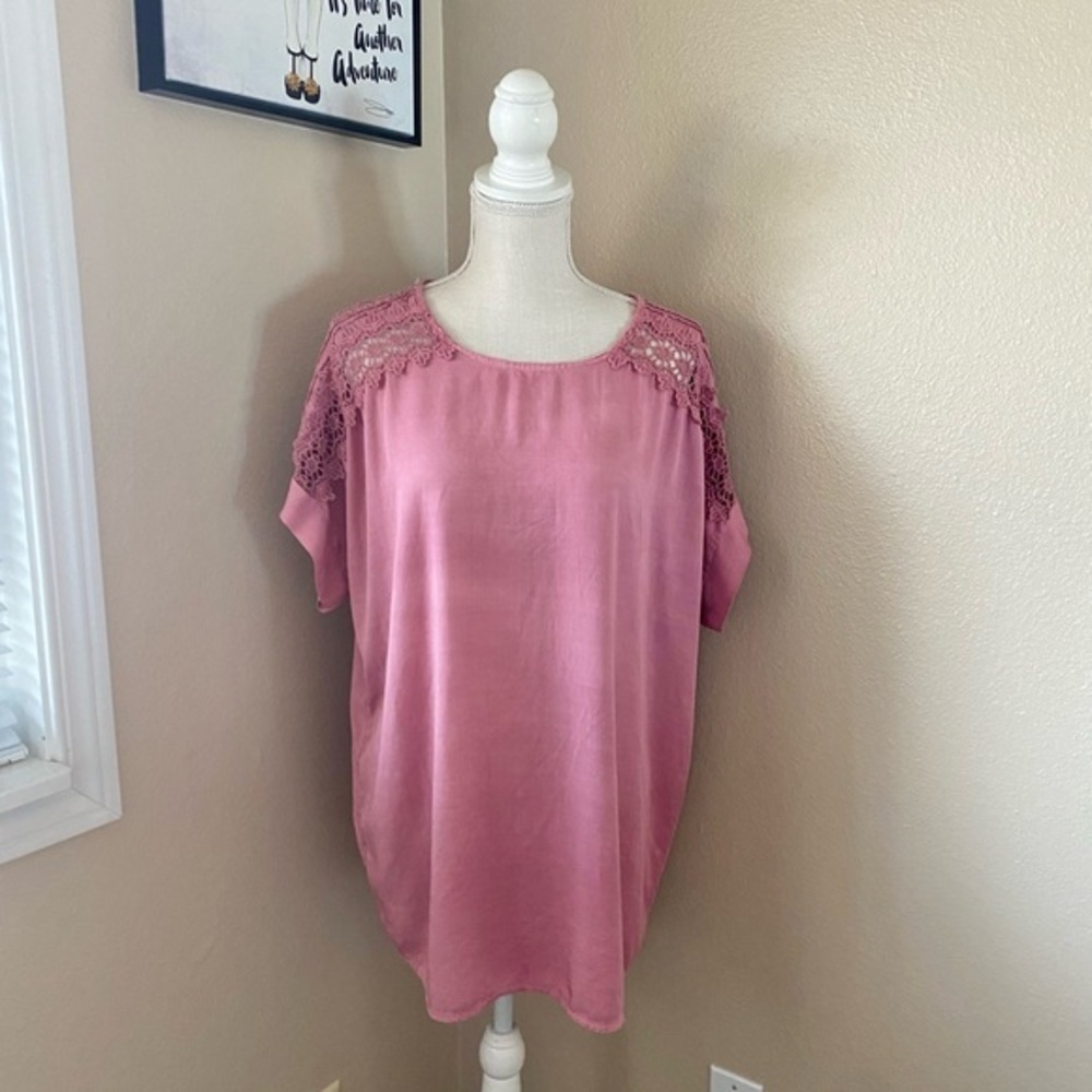 Unique brand mauve tee from Italy, Sz. L